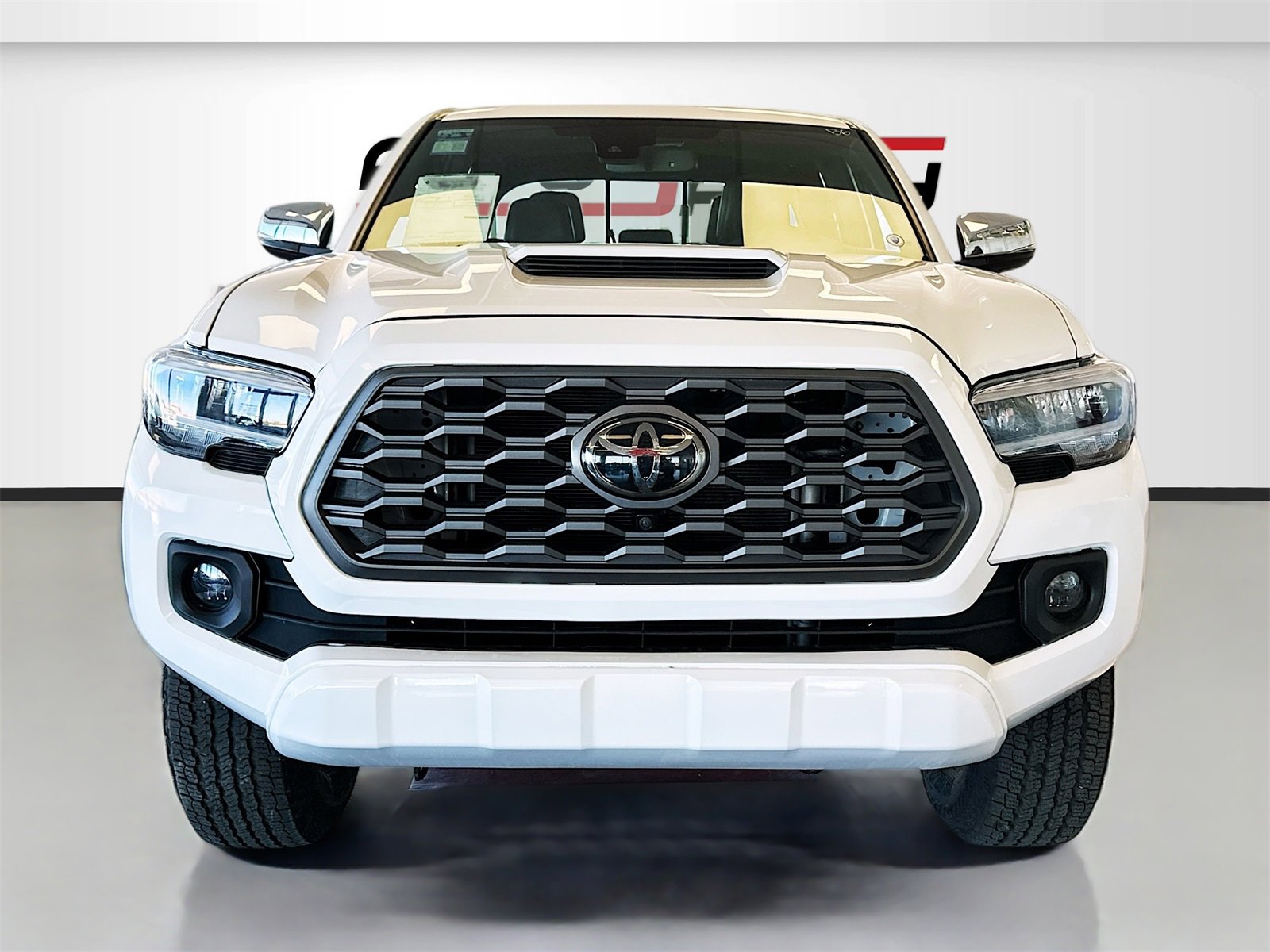 Used 2020 Toyota Tacoma Limited image 2