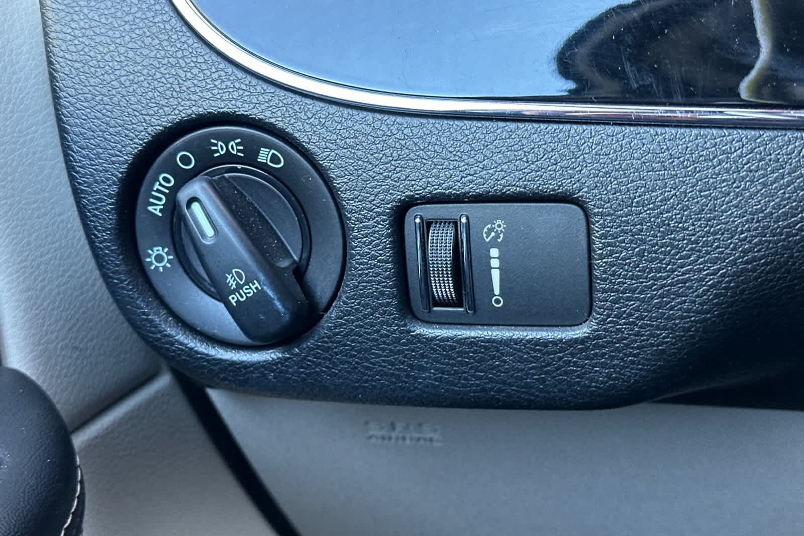 Used 2019 Dodge Grand Caravan SXT FWD image 30