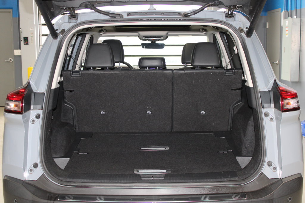 Used 2023 Nissan Rogue Platinum w/ Platinum Premium Package AWD/4WD image 28