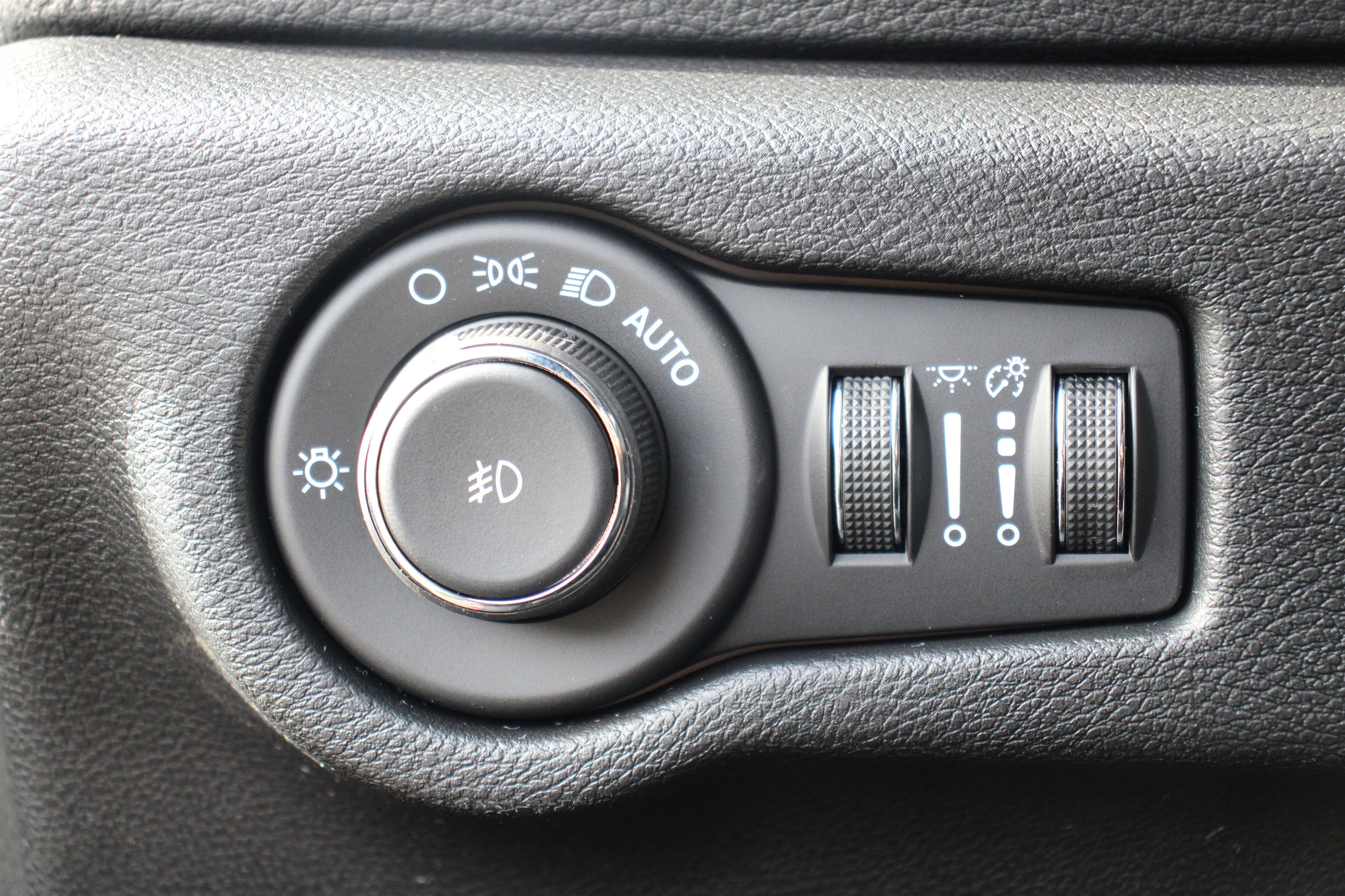 New 2026 Chrysler Pacifica Select image 11