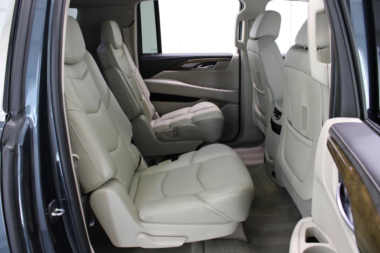 Used 2019 Cadillac Escalade ESV Premium Luxury AWD/4WD image 48