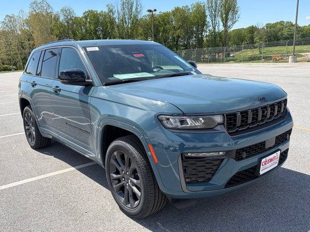 New 2026 Jeep Grand Cherokee Limited AWD/4WD image 2