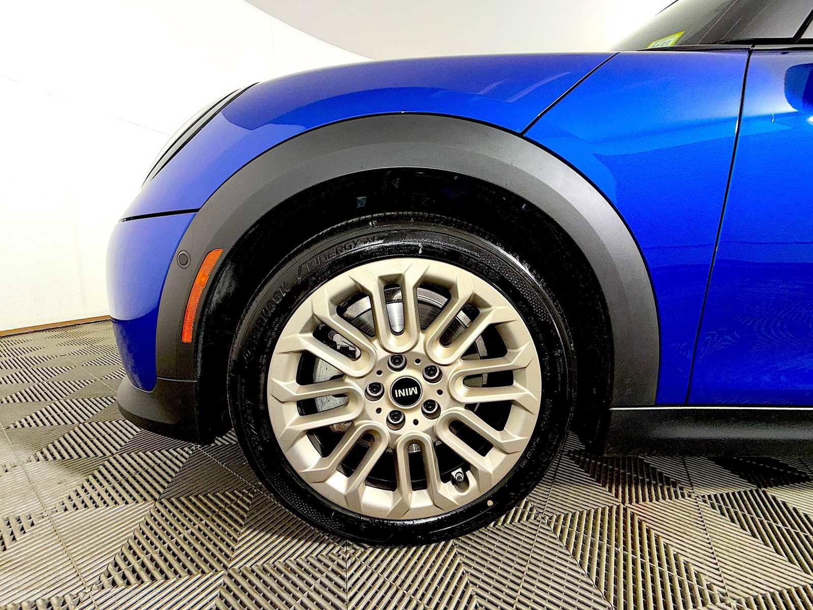 Certified 2025 MINI Cooper S image 8