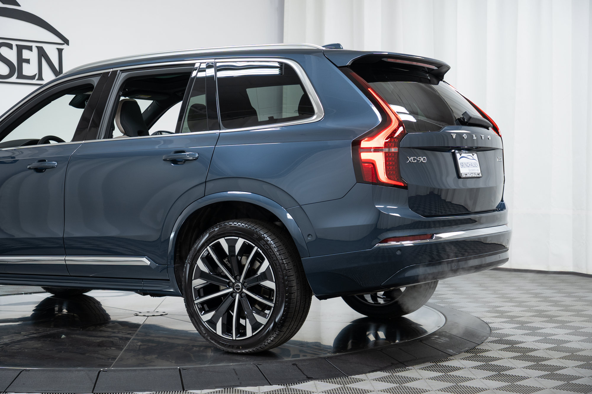 New 2026 Volvo XC90 B5 Plus w/ Protection Package AWD/4WD image 30