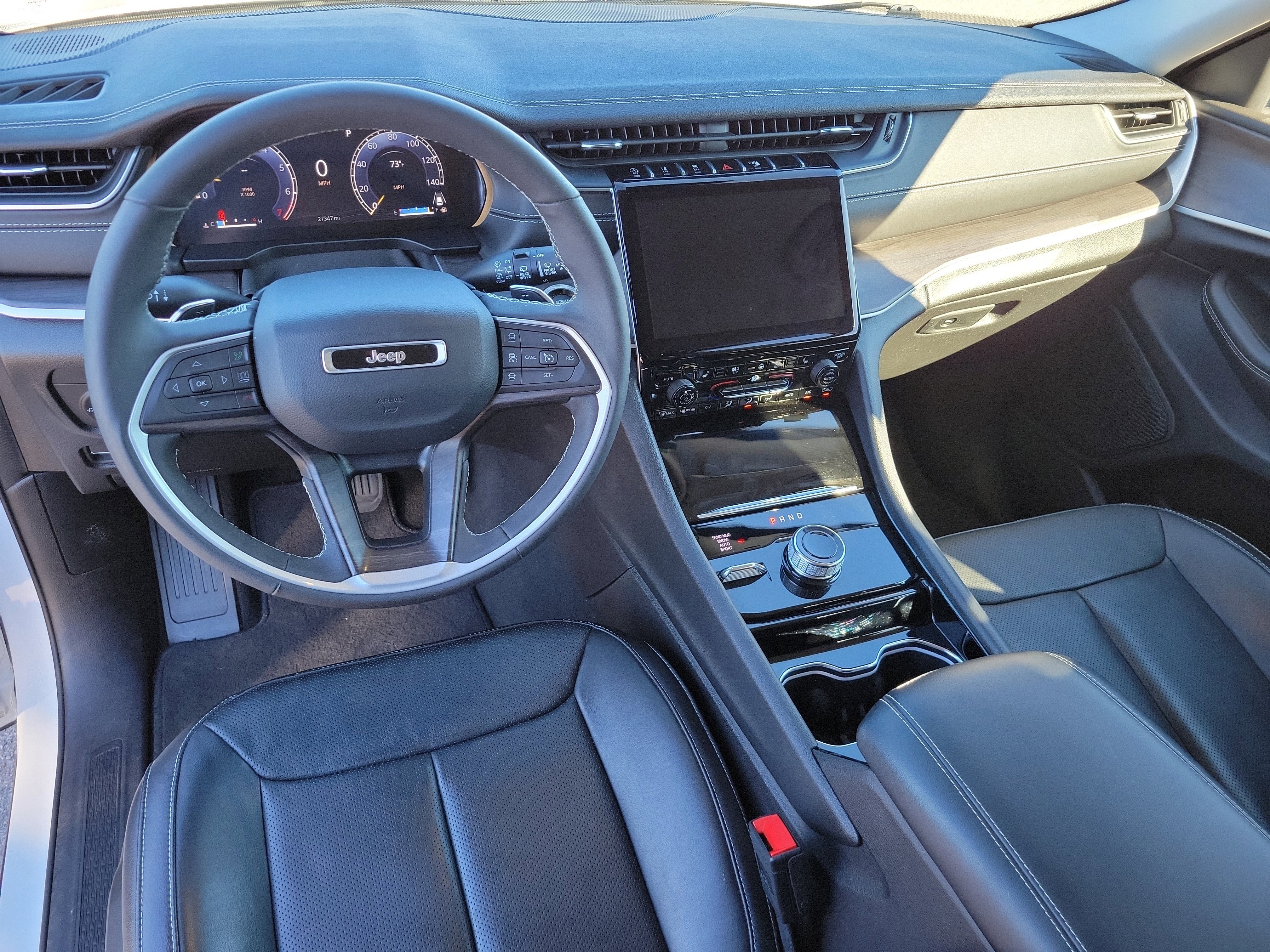 Used 2023 Jeep Grand Cherokee Limited w/ Luxury Tech Group II image 20