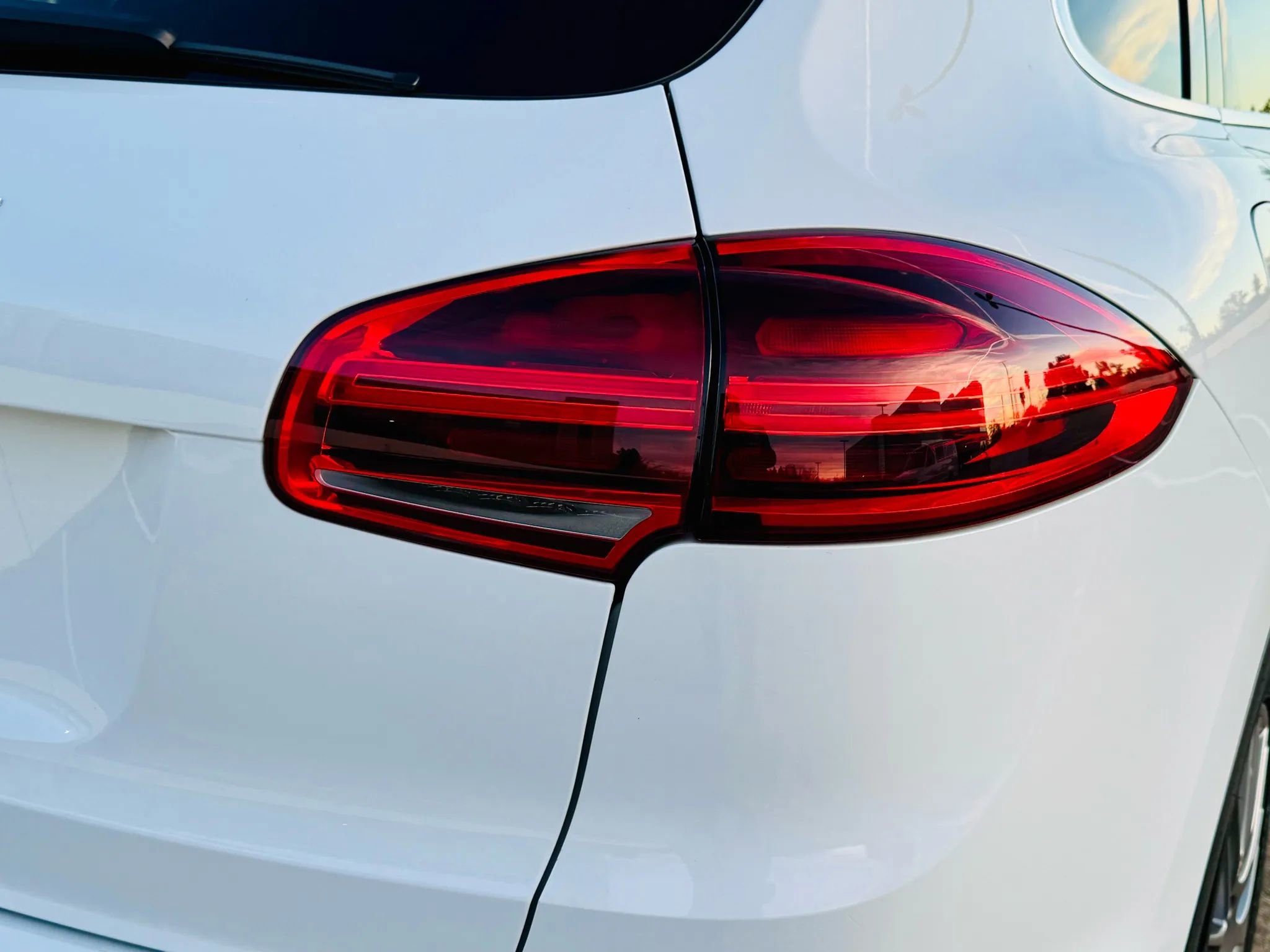 Used 2015 Porsche Cayenne Turbo image 15