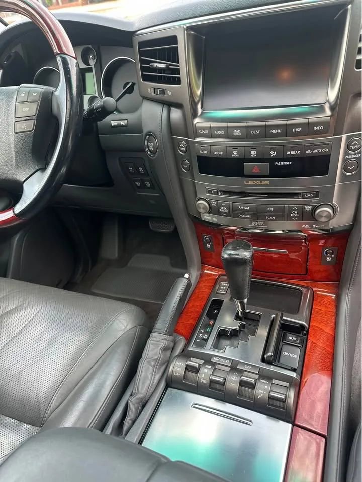 Used 2009 Lexus LX 570 4WD image 10