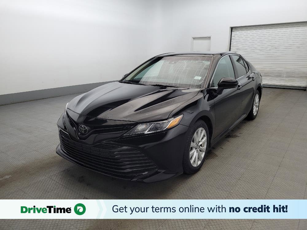 Used 2019 Toyota Camry LE FWD image 1