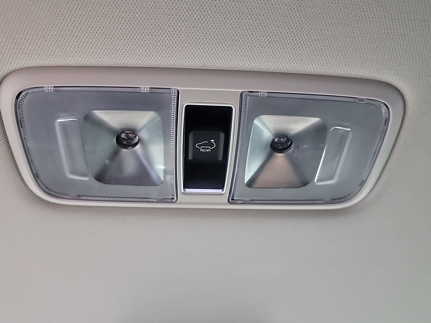 Used 2025 Kia Carnival SX FWD image 25
