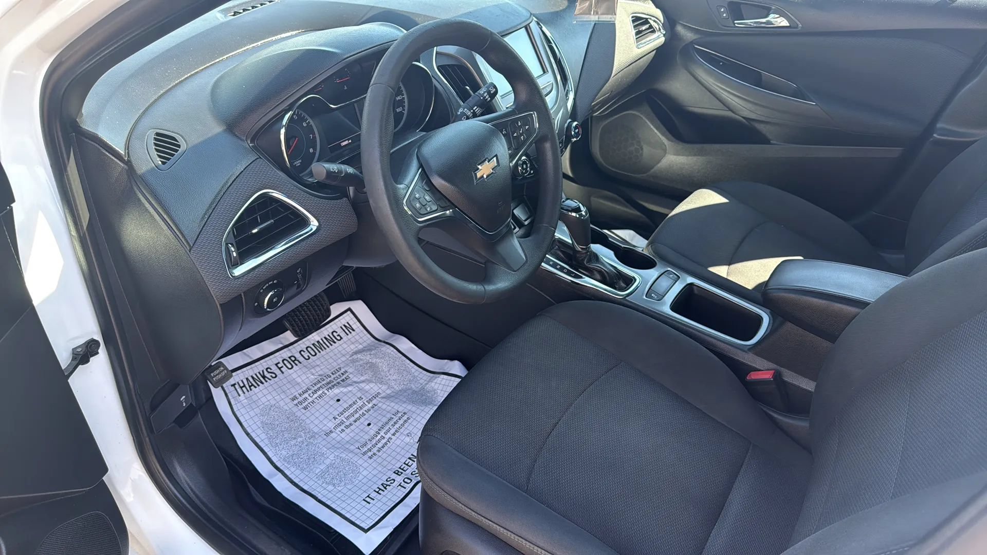 Used 2017 Chevrolet Cruze LT w/ Convenience Package FWD image 10