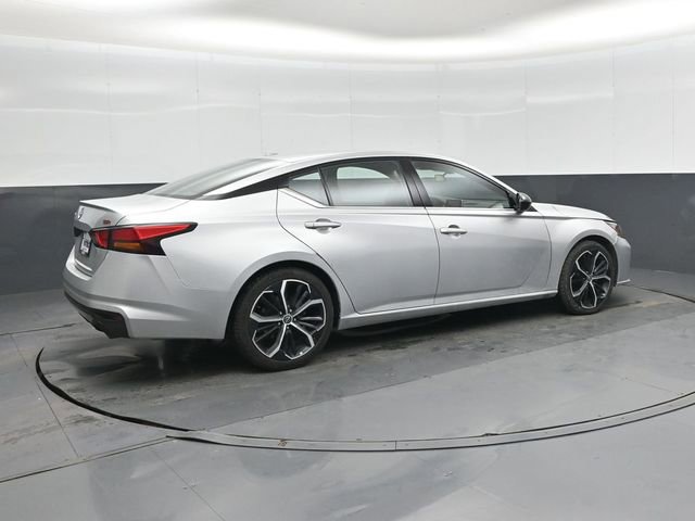 Used 2023 Nissan Altima 2.5 SR image 3