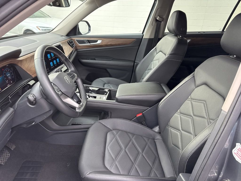 Certified 2025 Volkswagen Atlas SE image 23