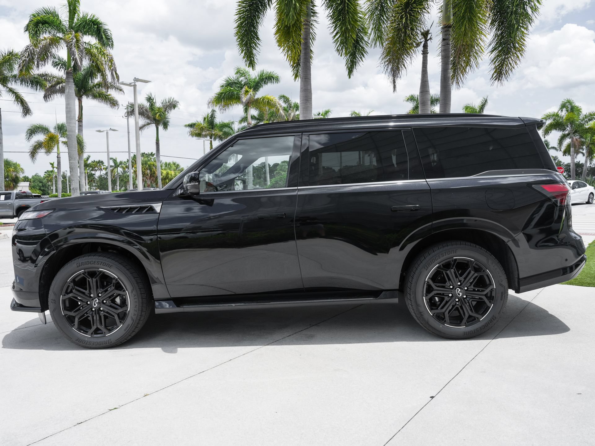 Certified 2026 INFINITI QX80 4WD image 7