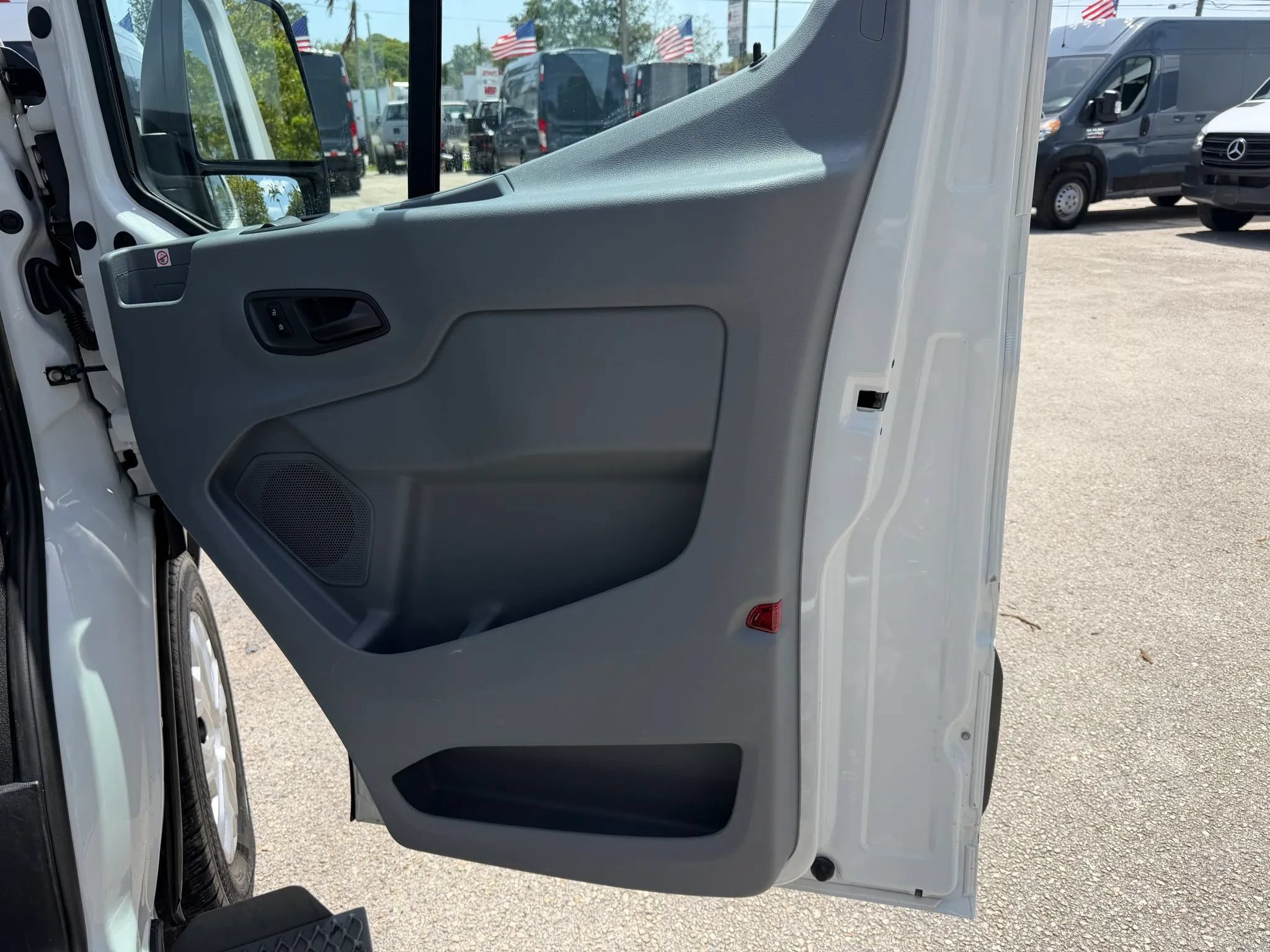 Used 2019 Ford Transit 150 XL RWD image 18