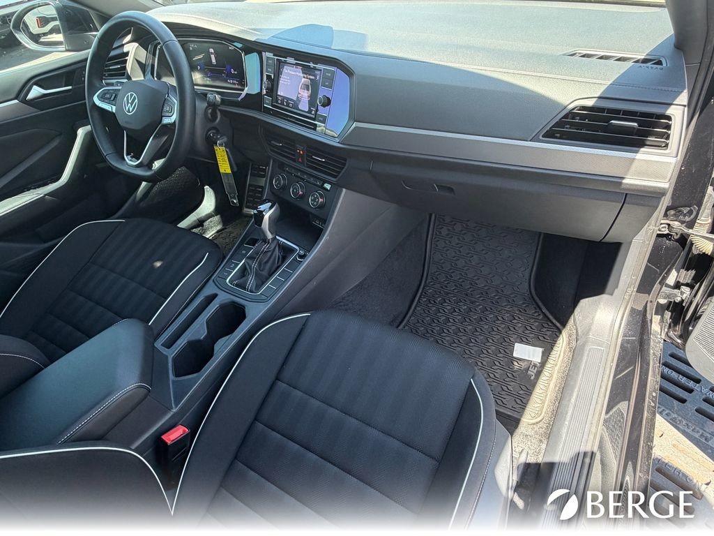 Used 2024 Volkswagen Jetta Sport image 12