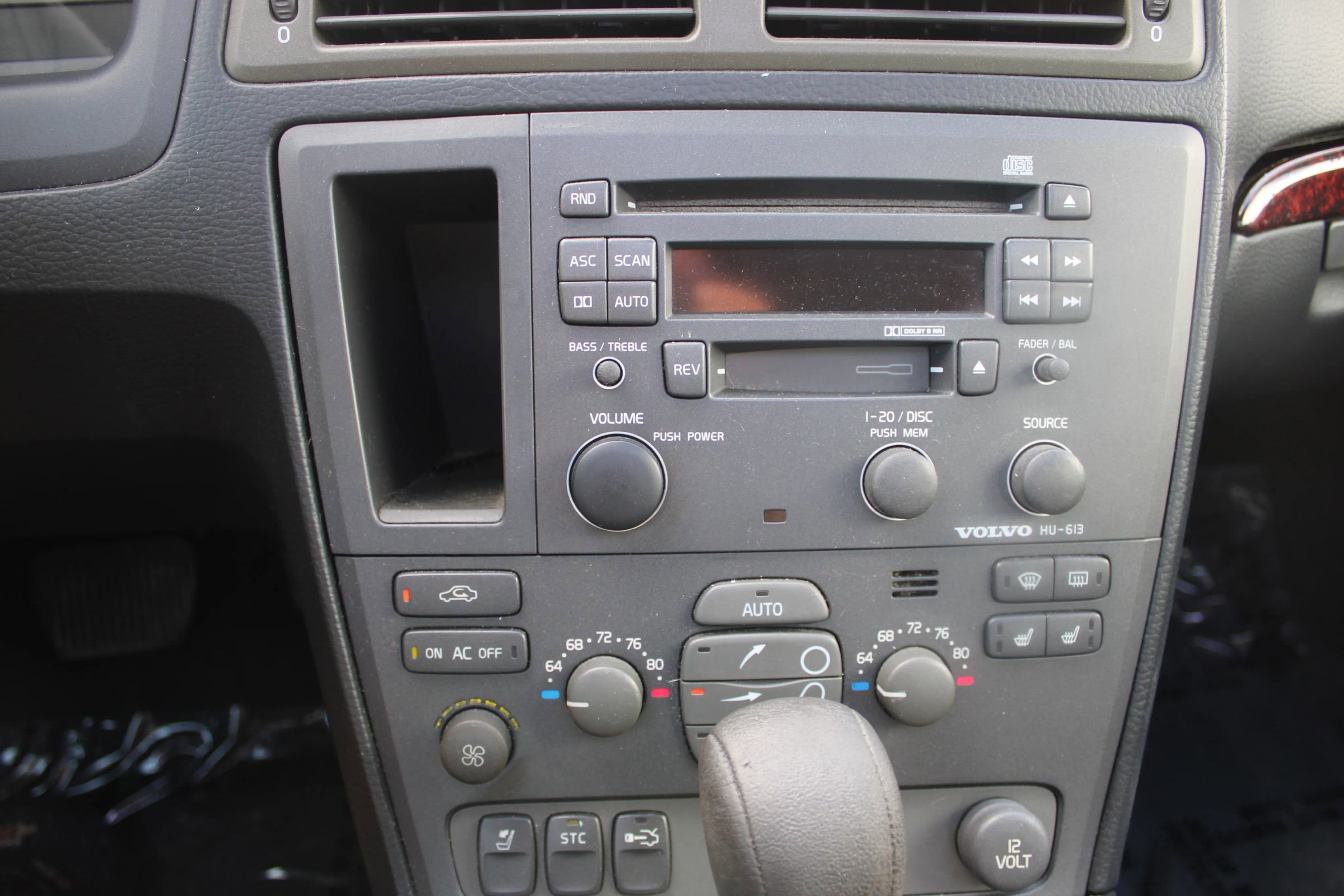 Used 2003 Volvo S60 2.4 FWD image 13