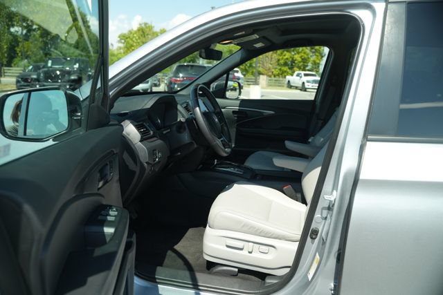 Used 2023 Honda Passport EX-L image 13