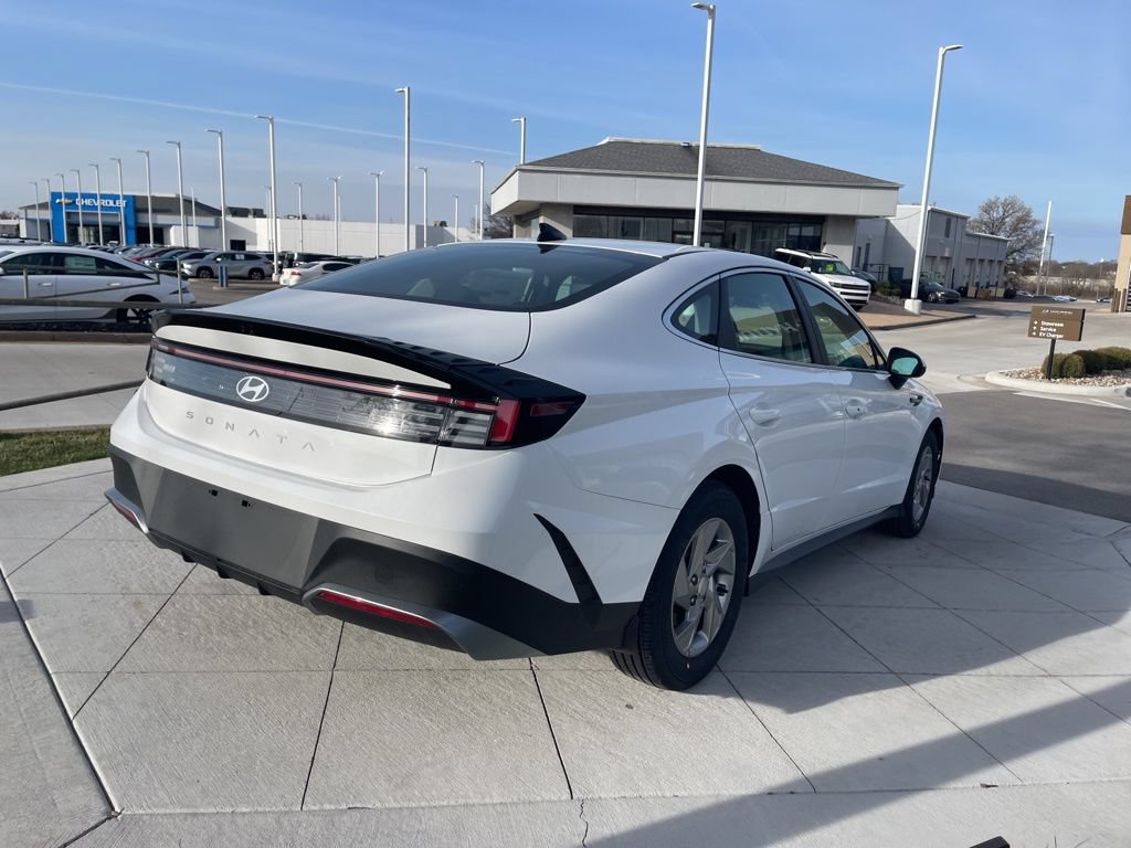 New 2026 Hyundai Sonata SE FWD image 5