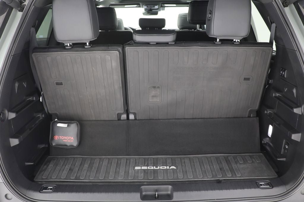 Used 2025 Toyota Sequoia Limited image 33