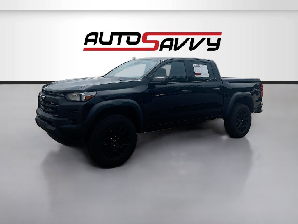 Used 2025 Chevrolet Colorado Trail Boss AWD/4WD image 3
