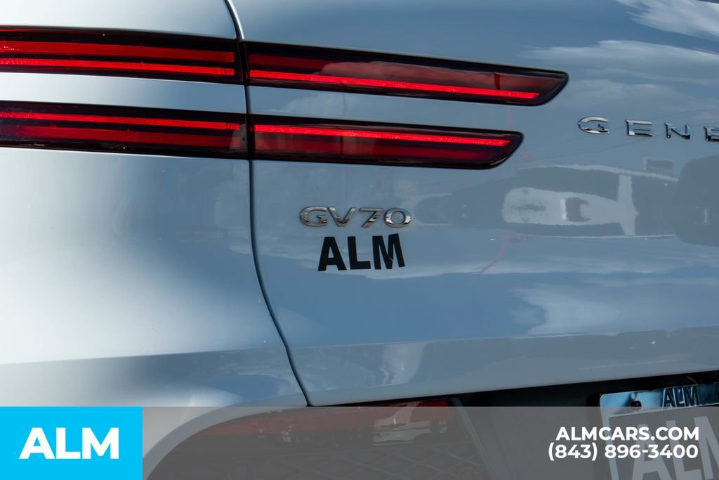 Used 2025 Genesis GV70 2.5T image 6