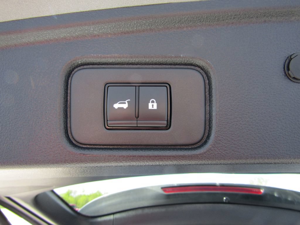 Used 2025 Nissan Pathfinder Platinum w/ Cargo Package AWD/4WD image 36
