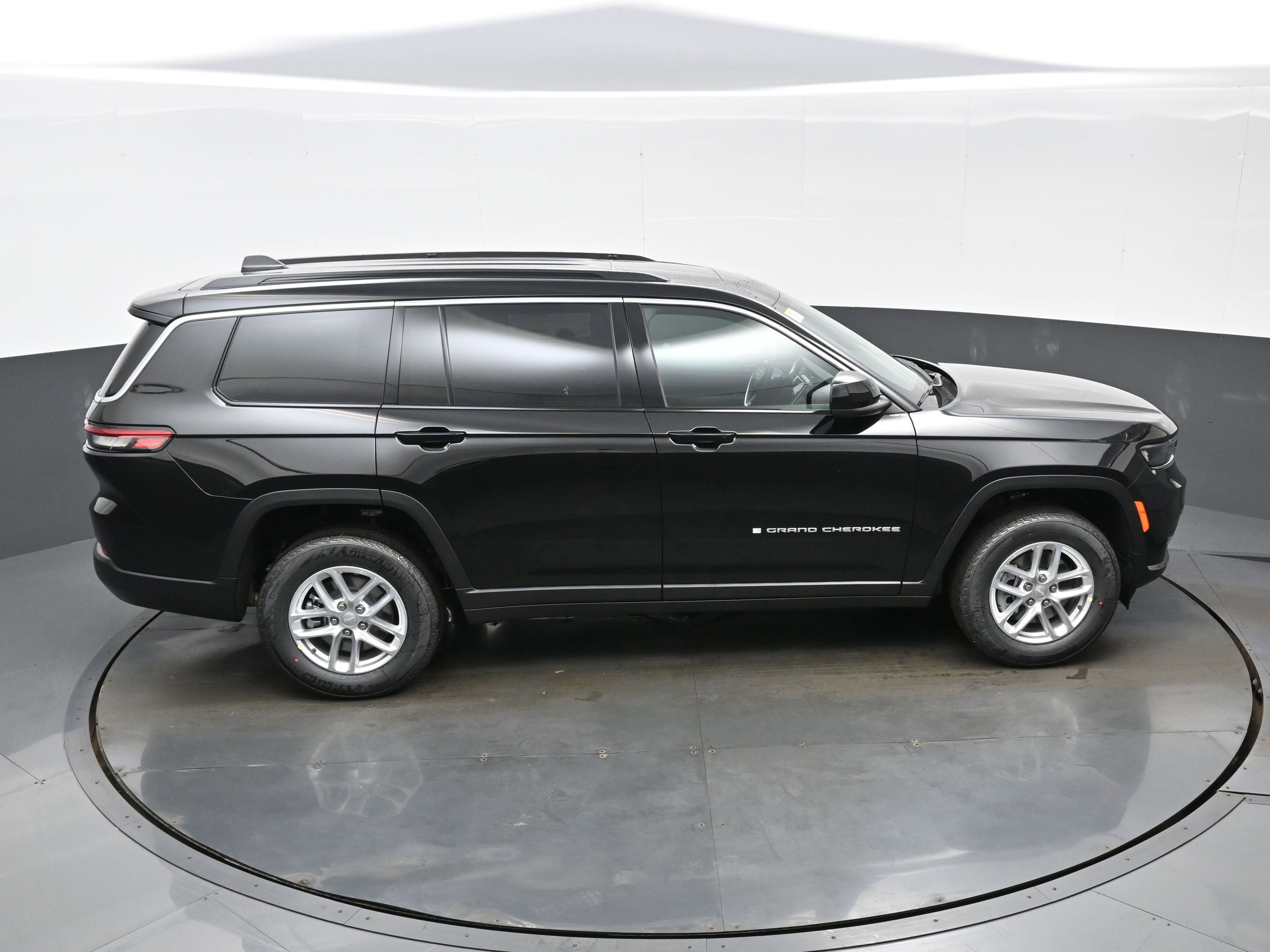 New 2026 Jeep Grand Cherokee L 4WD image 24