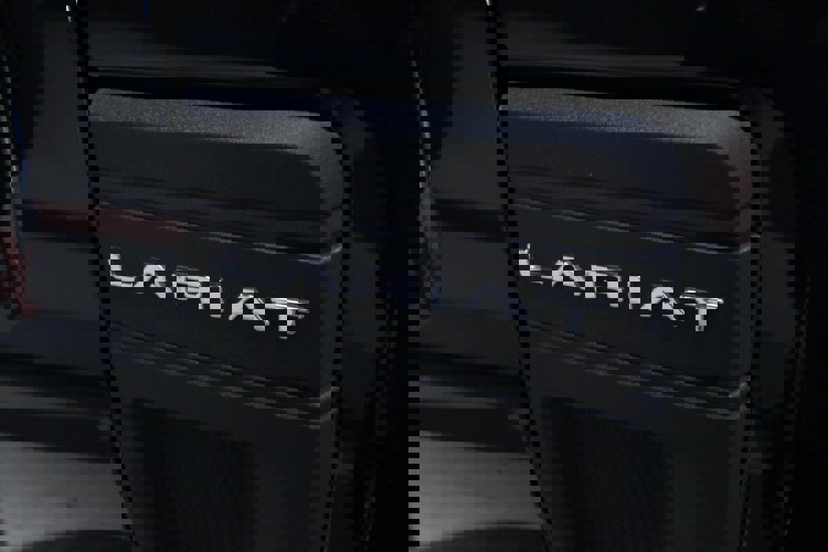 Used 2022 Ford Maverick Lariat w/ Lariat Luxury Package image 40