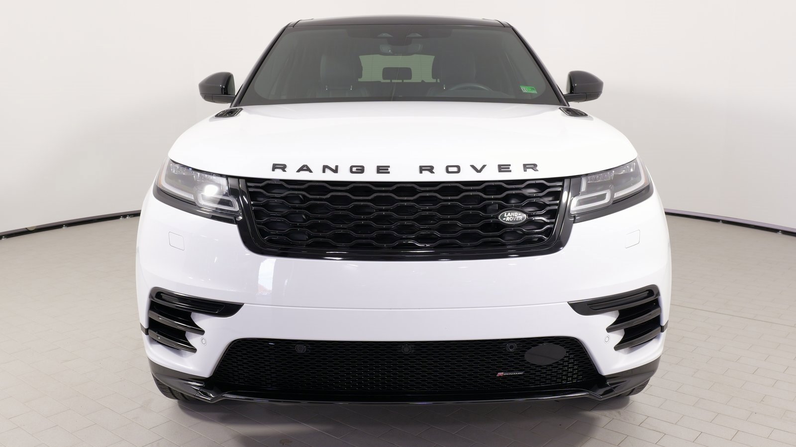 Used 2023 Land Rover Range Rover Velar R-Dynamic S image 5
