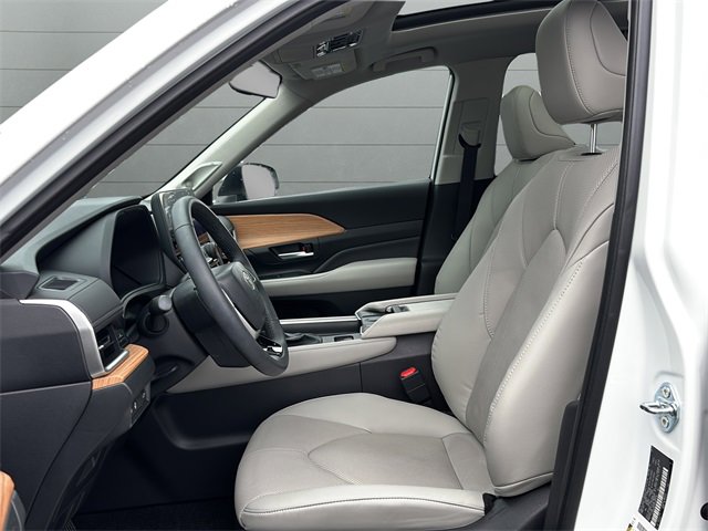 Certified 2025 Toyota Grand Highlander AWD image 20