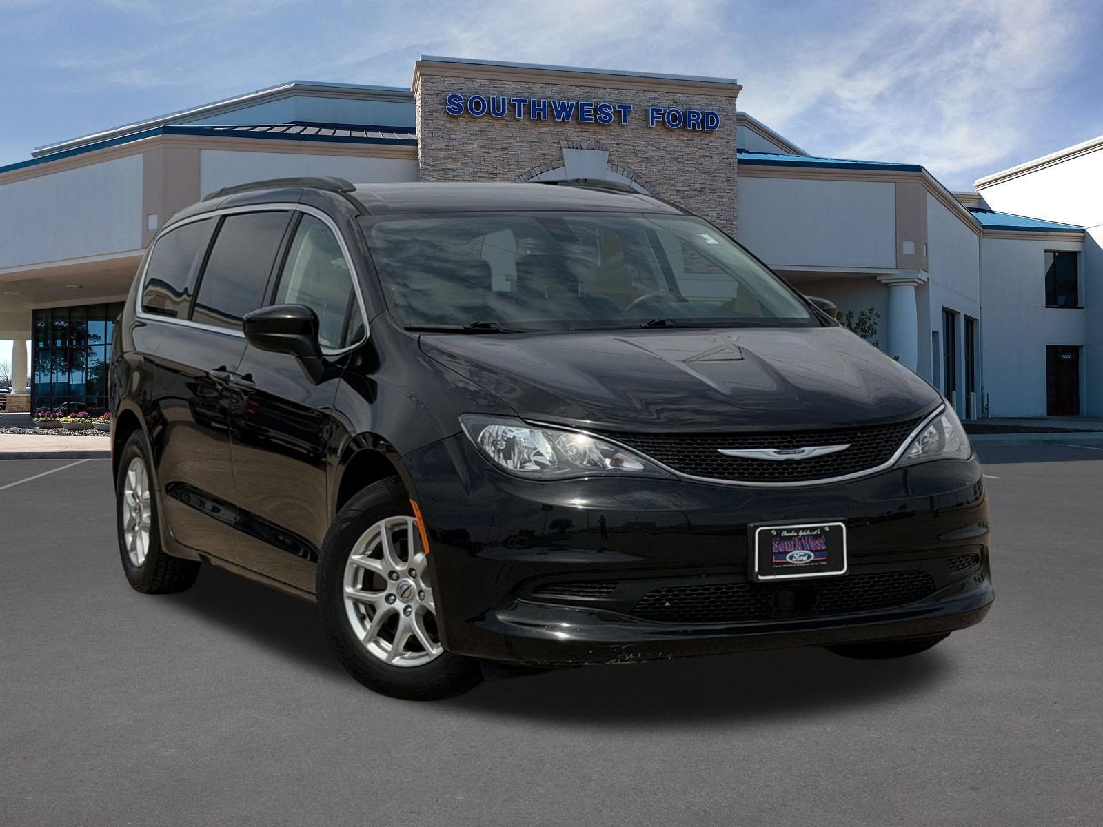 Used 2021 Chrysler Voyager Lxi
