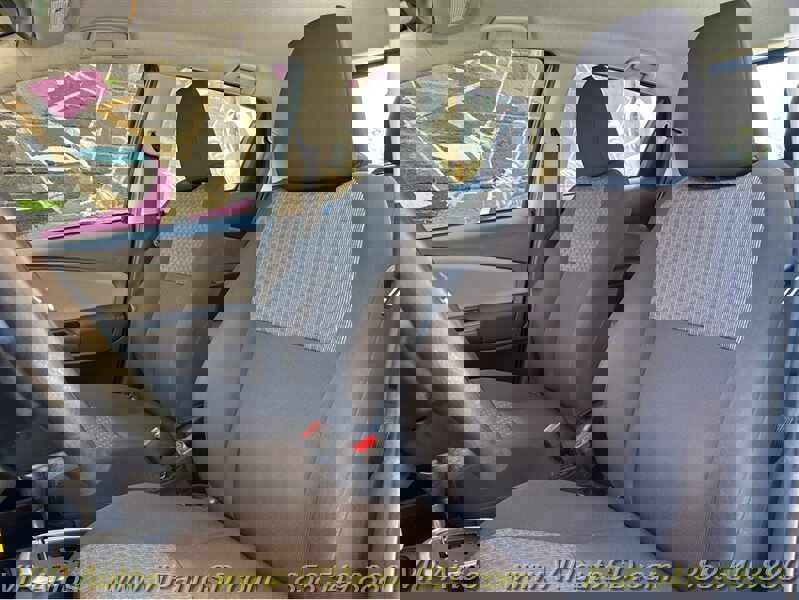 Used 2017 Toyota Yaris LE image 7