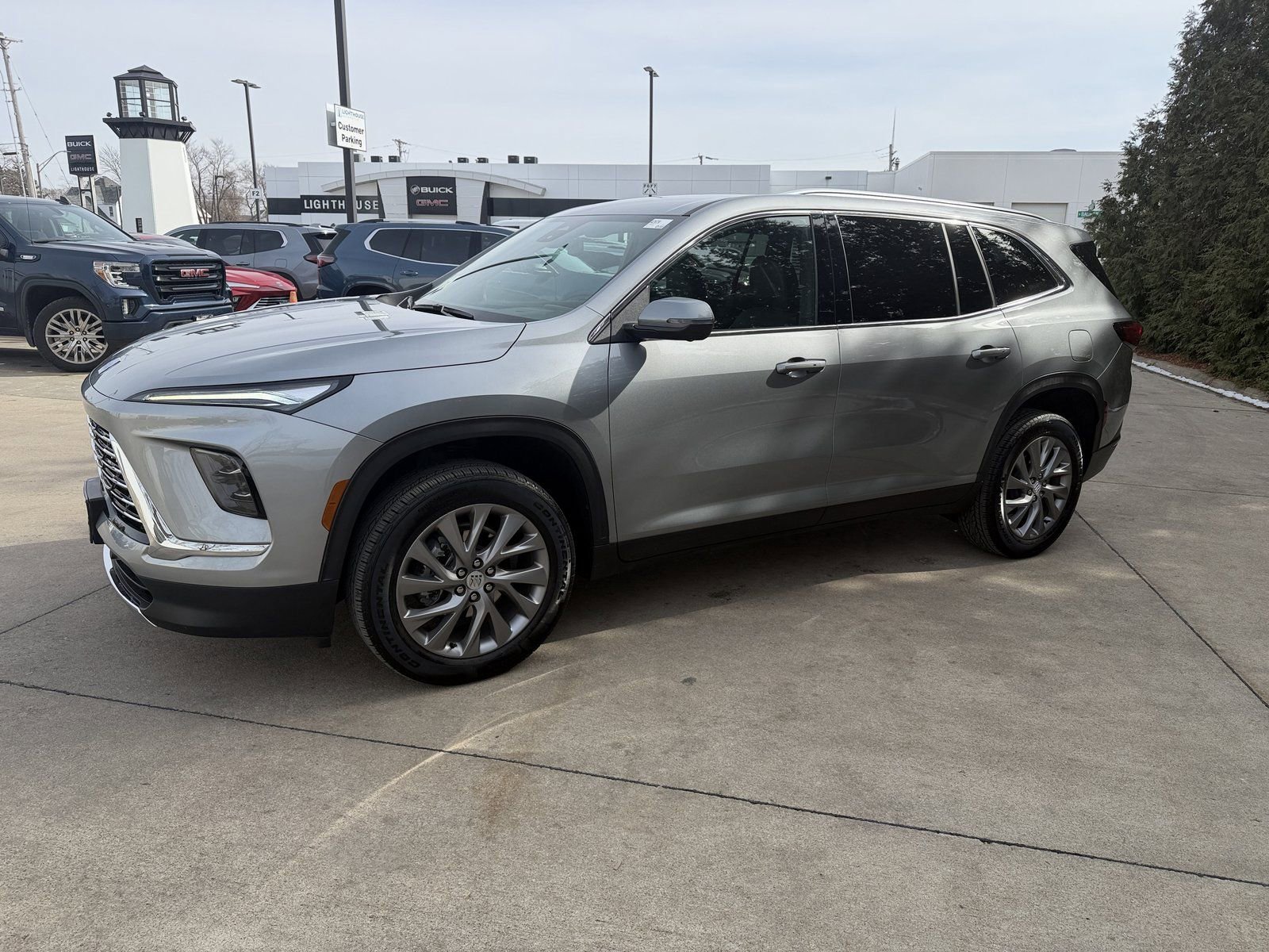 Used 2025 Buick Enclave Preferred image 7