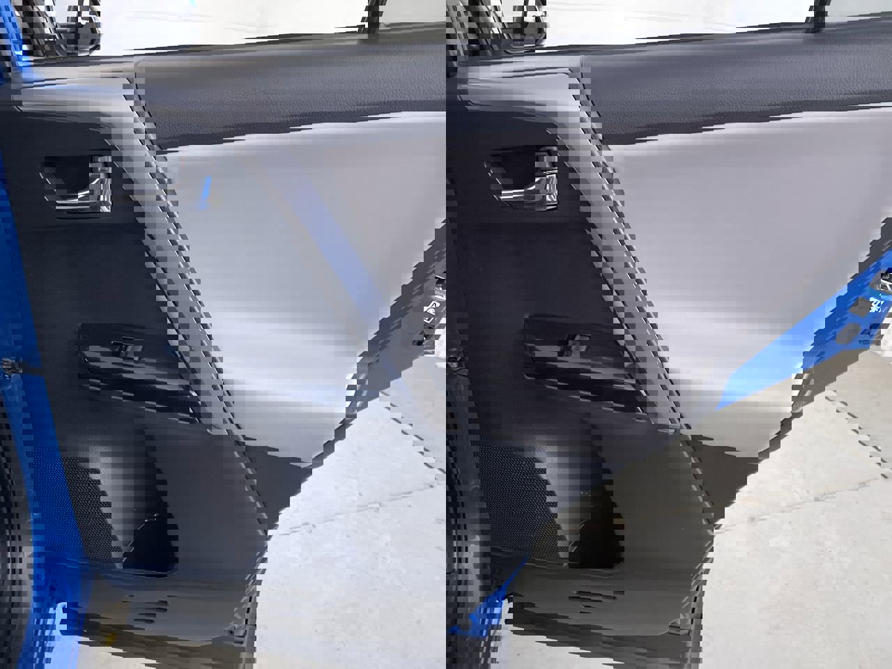 Used 2018 Toyota RAV4 Limited w/ All Weather Liner Package image 24