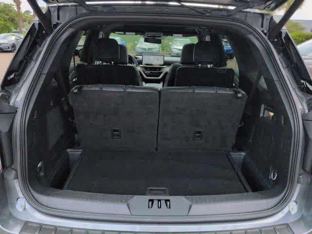 Used 2025 Ford Explorer ST AWD/4WD image 35