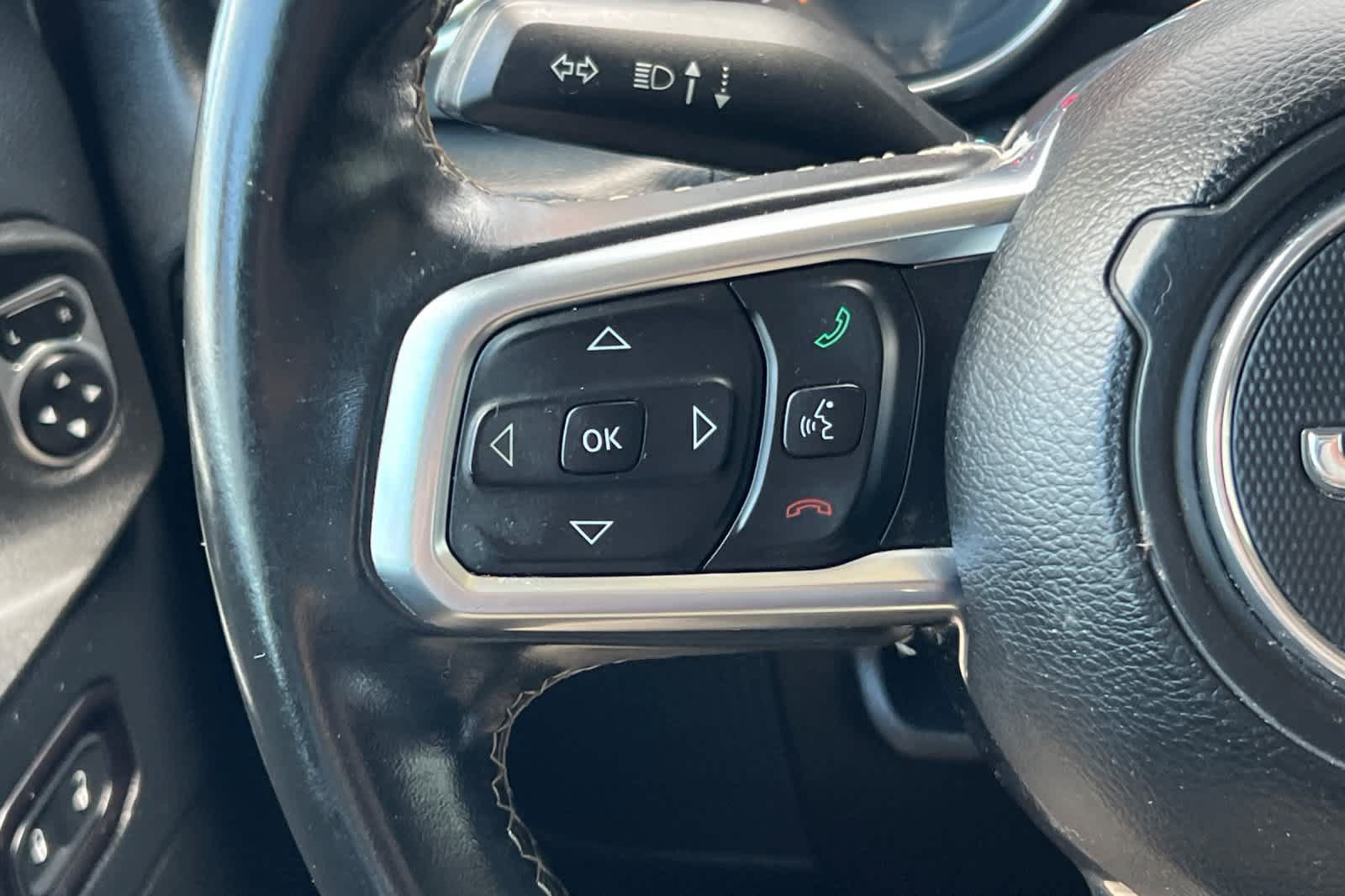 Used 2018 Jeep Wrangler Unlimited Sahara w/ Uconnect 4C Nav & Sound Group AWD/4WD image 27