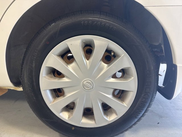 Used 2016 Nissan Versa SV image 9