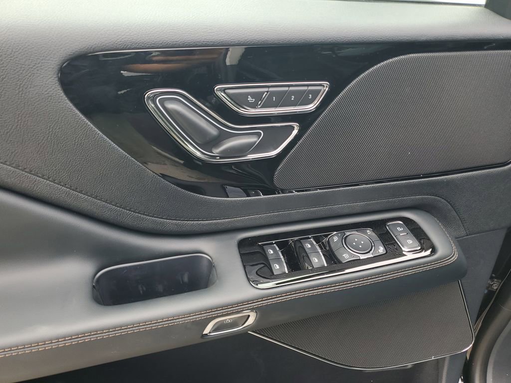 New 2025 Lincoln Aviator 2WD image 19