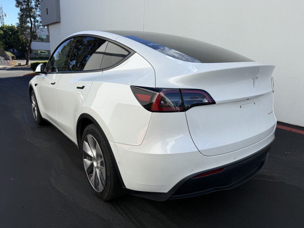 Used 2022 Tesla Model Y Long Range AWD/4WD image 4