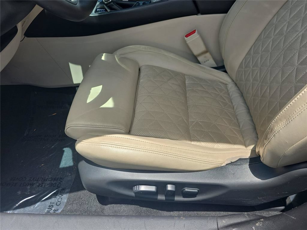 Used 2016 Nissan Maxima Platinum FWD image 16