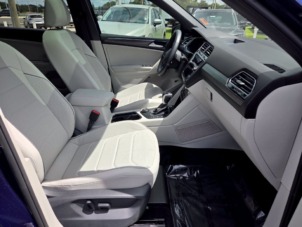 Used 2024 Volkswagen Tiguan SEL R-Line AWD/4WD image 16