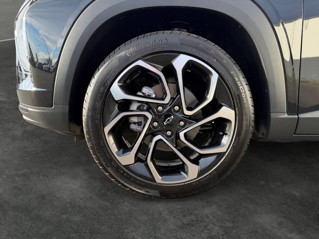 New 2026 Chevrolet Trax RS w/ Sunroof Package FWD image 4