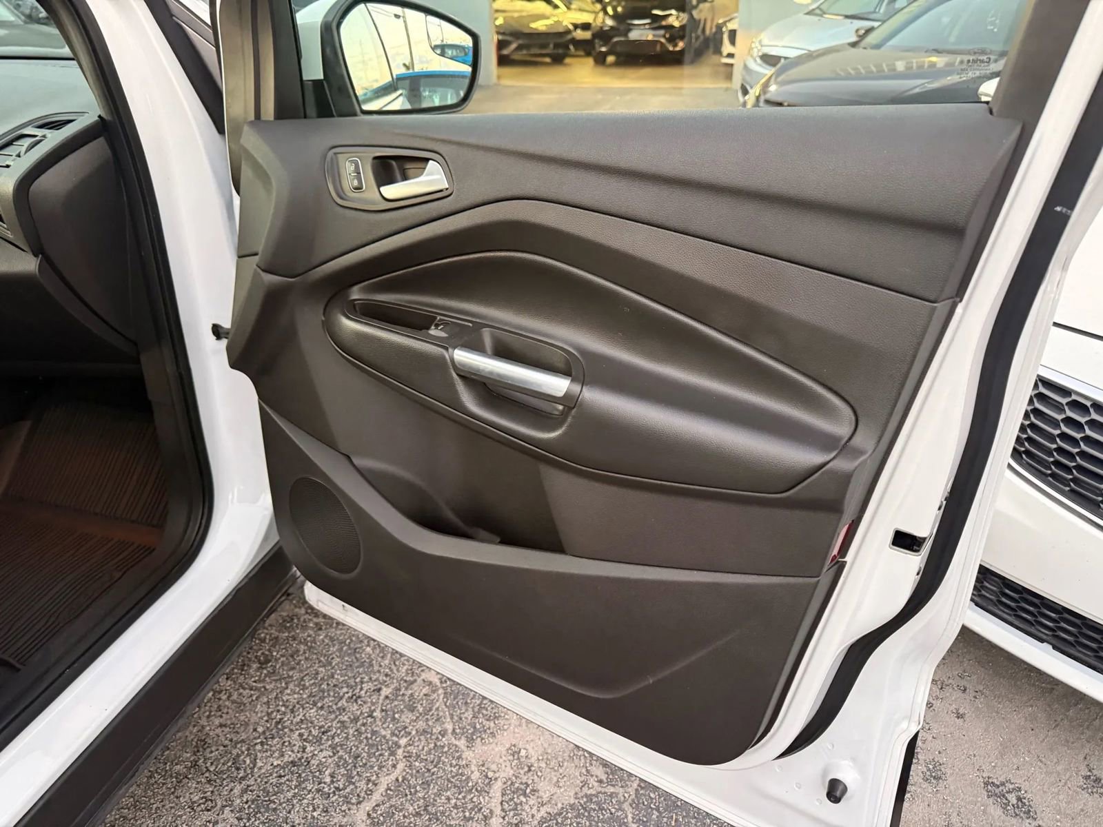 Used 2018 Ford Escape SE image 19