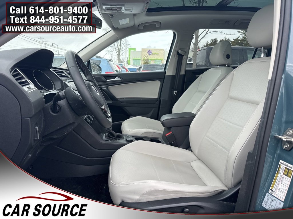 Used 2021 Volkswagen Tiguan SE w/ Panoramic Sunroof Package image 5