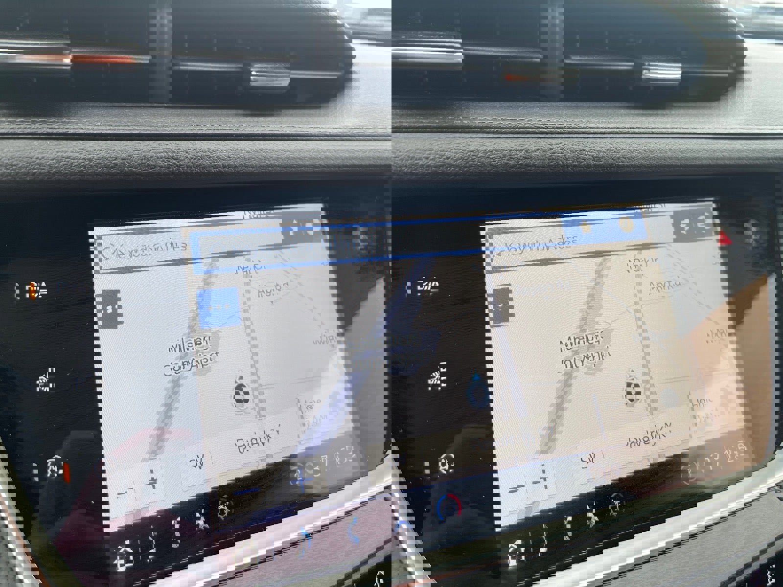 Used 2024 Cadillac XT5 Premium Luxury w/ Technology Package image 13