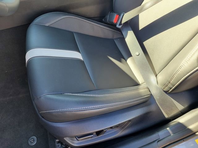 Used 2025 Toyota Camry SE w/ Convenience Package image 11