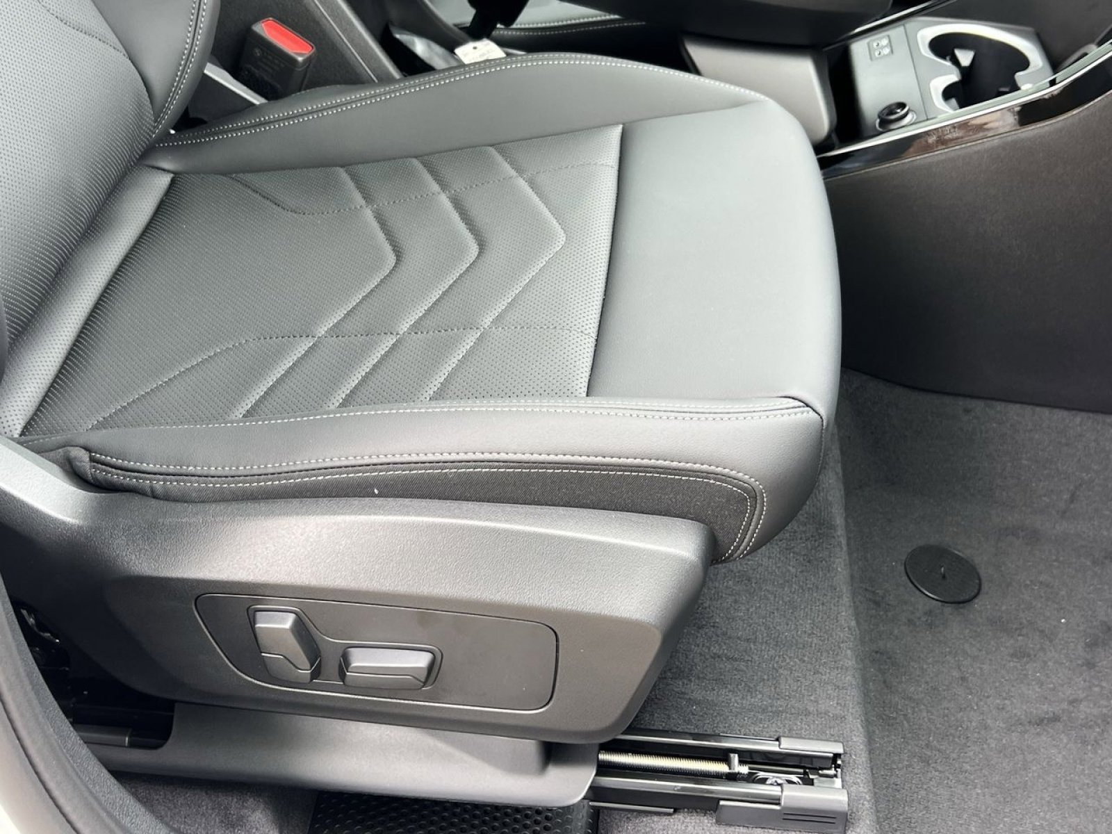 Certified 2025 BMW X1 xDrive28i w/ Technology Package image 27