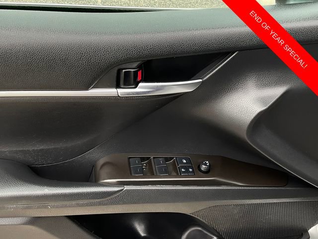 Used 2022 Toyota Camry SE image 12