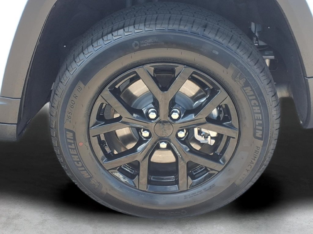 New 2026 Jeep Grand Cherokee L 2WD image 7