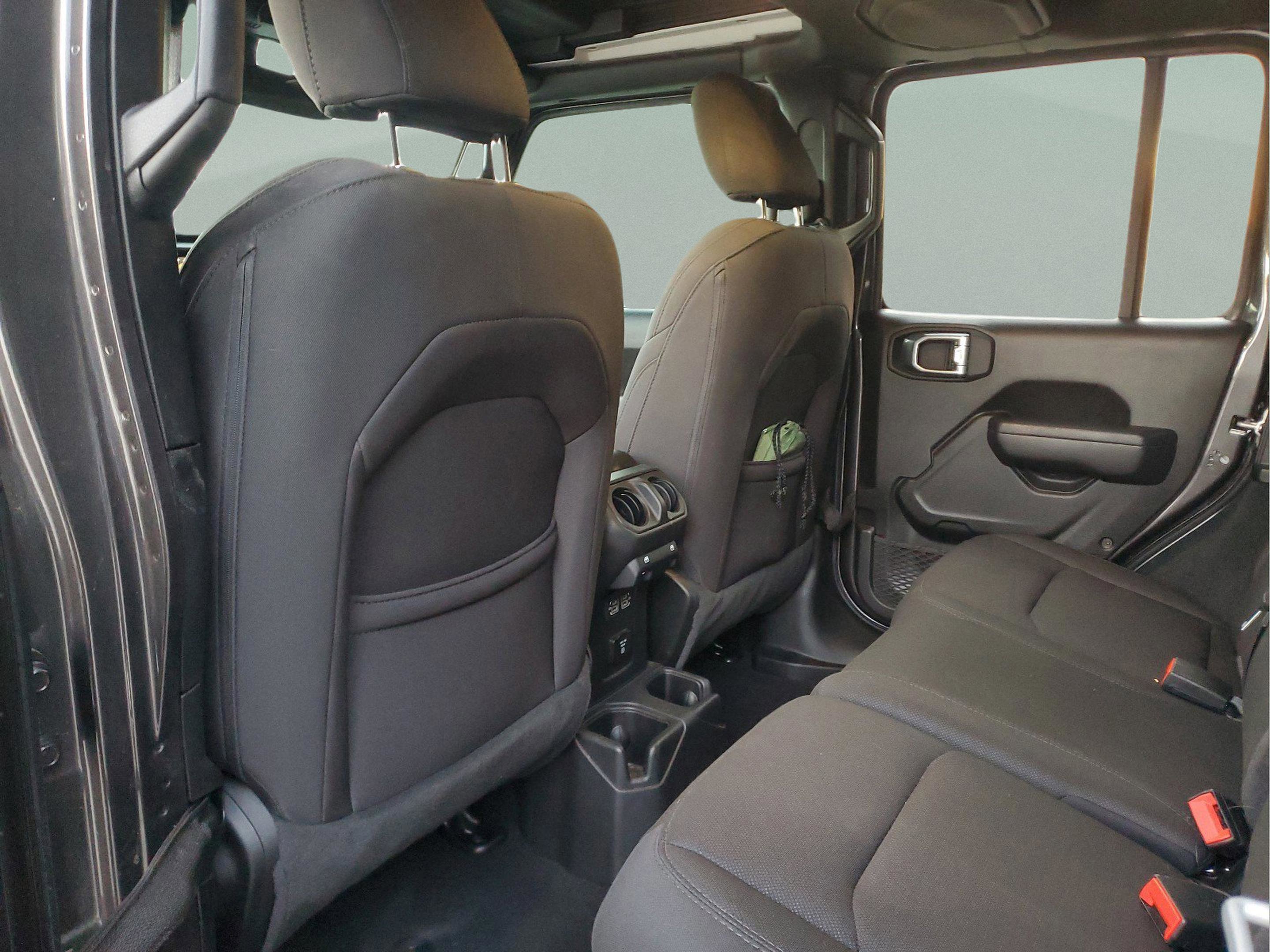 Used 2022 Jeep Wrangler Unlimited Sport w/ Sun And Sound Package image 7